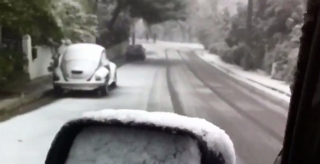Διακόπηκε η κυκλοφορία στη λεωφόρο Πάρνηθας | Pagenews.gr Διακόπηκε η κυκλοφορία στη λεωφόρο Πάρνηθας | Pagenews.gr