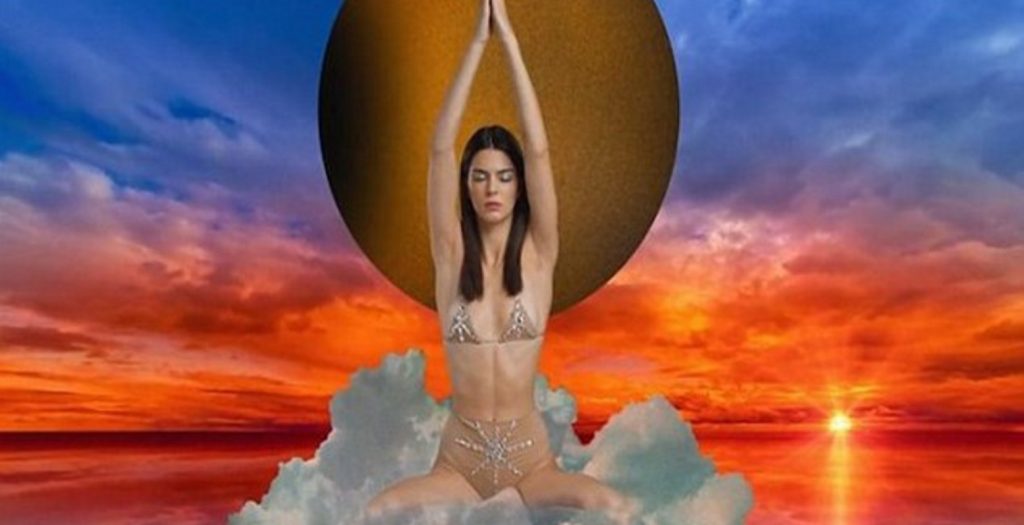 Η Kendall Jenner κάνει διαλογισμό με μικροσκοπικά εσώρουχα (vid) | Pagenews.gr Η Kendall Jenner κάνει διαλογισμό με μικροσκοπικά εσώρουχα (vid) | Pagenews.gr