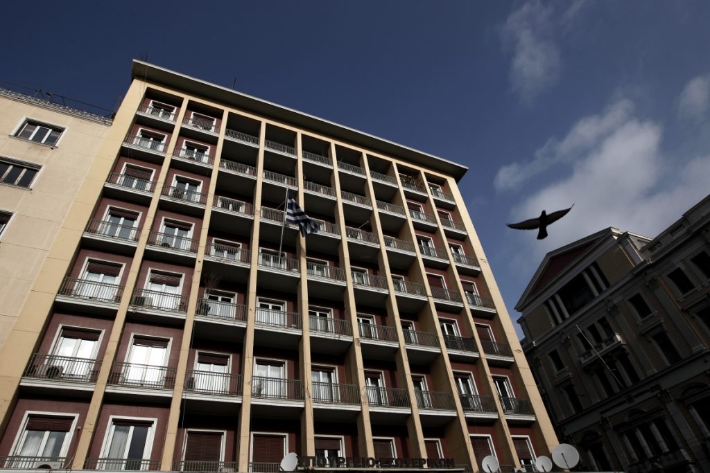 Κατάληψη στο υπουργείο Εσωτερικών από εργαζομένους στους δήμους | Pagenews.gr Κατάληψη στο υπουργείο Εσωτερικών από εργαζομένους στους δήμους | Pagenews.gr