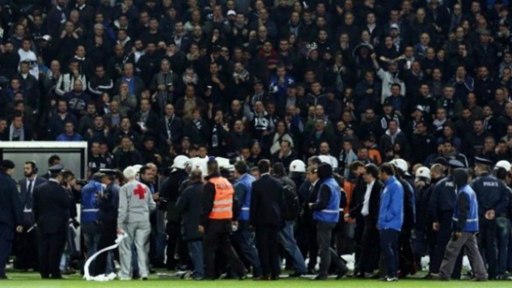«Ξύλο» ανάμεσα στους οπαδούς της Άρσεναλ για τον… Βενγκέρ! (vids) | Pagenews.gr «Ξύλο» ανάμεσα στους οπαδούς της Άρσεναλ για τον… Βενγκέρ! (vids) | Pagenews.gr