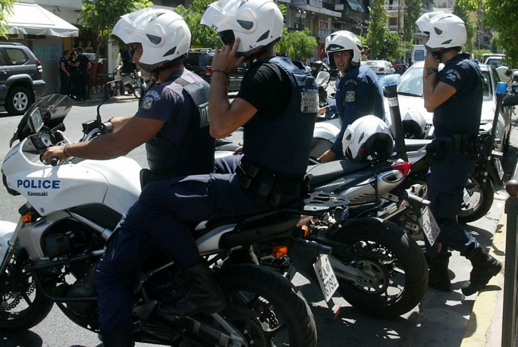 Βέροια: Καταδίωξη με δύο αστυνομικούς τραυματίες | Pagenews.gr Βέροια: Καταδίωξη με δύο αστυνομικούς τραυματίες | Pagenews.gr