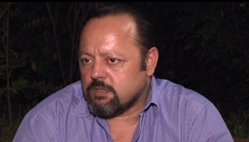 Αρτέμης Σώρρας: Σόου από τους οπαδούς της «Ελλήνων Συνέλευσις» στο δικαστικό μέγαρο Θεσσαλονίκης | Pagenews.gr Αρτέμης Σώρρας: Σόου από τους οπαδούς της «Ελλήνων Συνέλευσις» στο δικαστικό μέγαρο Θεσσαλονίκης | Pagenews.gr