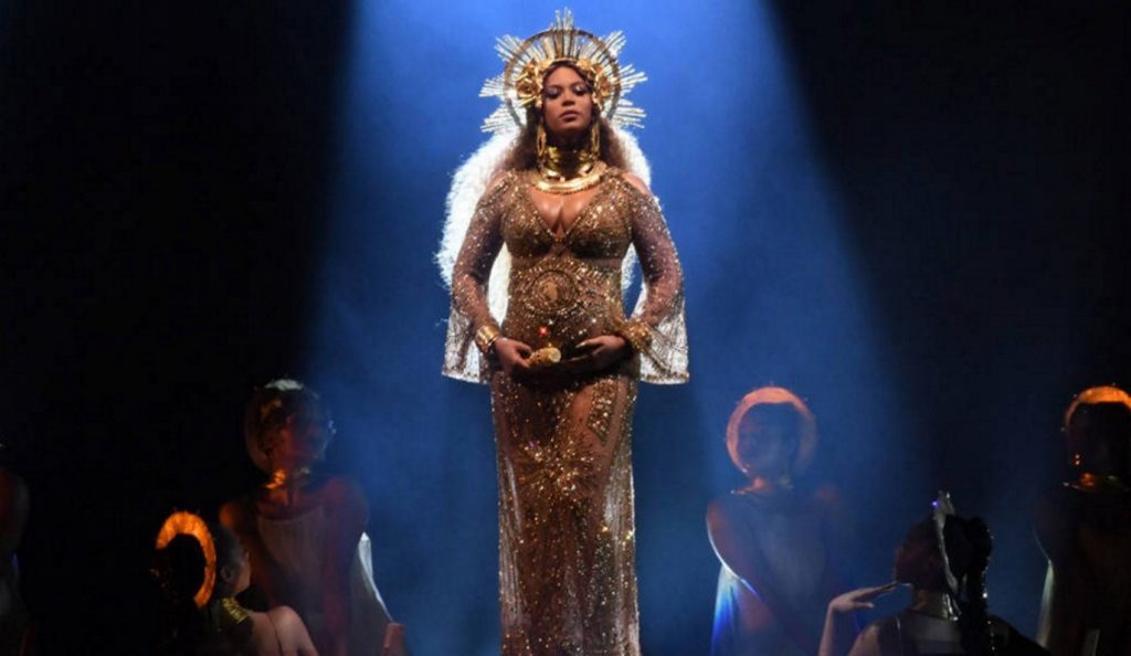Η Beyonce έγινε γλυπτό από… τυρί! (pic) | Pagenews.gr Η Beyonce έγινε γλυπτό από… τυρί! (pic) | Pagenews.gr