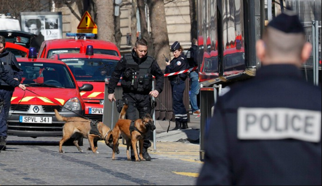 Γαλλία: Συνελήφθη ύποπτος ισλαμιστής | Pagenews.gr Γαλλία: Συνελήφθη ύποπτος ισλαμιστής | Pagenews.gr