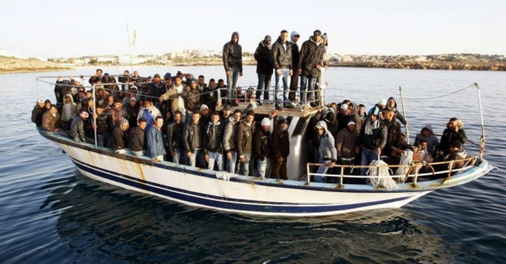 Περισσότεροι από 2.000 πρόσφυγες και μετανάστες διασώθηκαν στη Μεσόγειο | Pagenews.gr Περισσότεροι από 2.000 πρόσφυγες και μετανάστες διασώθηκαν στη Μεσόγειο | Pagenews.gr