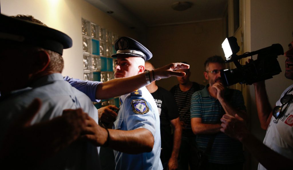 Πλειστηριασμοί: Στη φυλακή όσοι τους εμποδίζουν βάσει τροπολογίας | Pagenews.gr Πλειστηριασμοί: Στη φυλακή όσοι τους εμποδίζουν βάσει τροπολογίας | Pagenews.gr