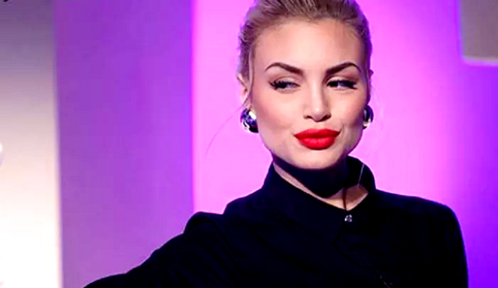 My Style Rocks: Έτσι ήταν η κούκλα Αλεξάνδρα πριν τις πλαστικές (pic) | Pagenews.gr My Style Rocks: Έτσι ήταν η κούκλα Αλεξάνδρα πριν τις πλαστικές (pic) | Pagenews.gr