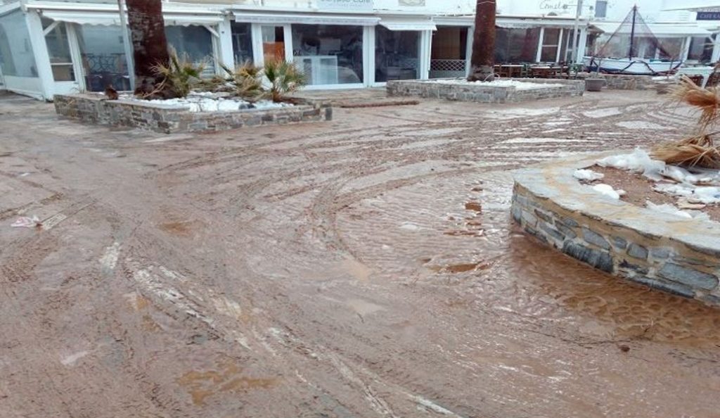 Θεσσαλονίκη: Προβλήματα λόγω κακοκαιρίας – Έκλεισαν δρόμοι στη Χαλκηδόνα (vid) | Pagenews.gr Θεσσαλονίκη: Προβλήματα λόγω κακοκαιρίας – Έκλεισαν δρόμοι στη Χαλκηδόνα (vid) | Pagenews.gr