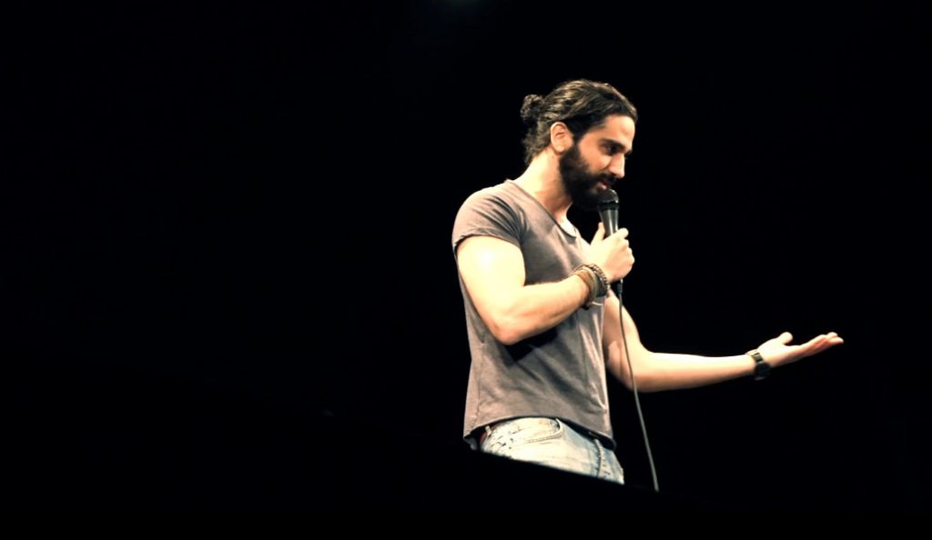 Stand-Up Comedy για πρώτη φορά στο Ρυθμό Stage | Pagenews.gr Stand-Up Comedy για πρώτη φορά στο Ρυθμό Stage | Pagenews.gr