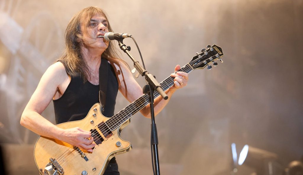 AC/DC: Πέθανε ο κιθαρίστας του θρυλικοού συγκοτήματος, Μάλκομ Γιάνγκ (vid) | Pagenews.gr AC/DC: Πέθανε ο κιθαρίστας του θρυλικοού συγκοτήματος, Μάλκομ Γιάνγκ (vid) | Pagenews.gr