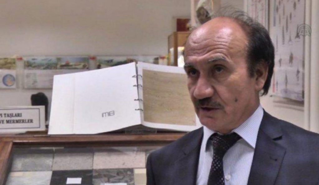 Τουρκία: Ακαδημαϊκός ισχυρίζεται πως ο Νώε μιλούσε με τον γιο του στο κινητό (pic) | Pagenews.gr Τουρκία: Ακαδημαϊκός ισχυρίζεται πως ο Νώε μιλούσε με τον γιο του στο κινητό (pic) | Pagenews.gr
