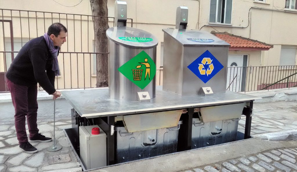 Καβάλα: Ο Δήμος αντικαθιστά τους κάδους απορριμμάτων με βυθιζόμενους (pics) | Pagenews.gr Καβάλα: Ο Δήμος αντικαθιστά τους κάδους απορριμμάτων με βυθιζόμενους (pics) | Pagenews.gr