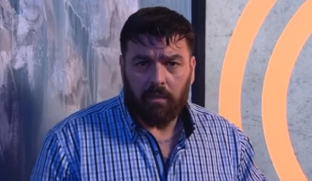 Master Chef 2: Κόπηκε ο αδερφός του Αϊβάζη – Πώς αντέδρασε (vid) | Pagenews.gr Master Chef 2: Κόπηκε ο αδερφός του Αϊβάζη – Πώς αντέδρασε (vid) | Pagenews.gr