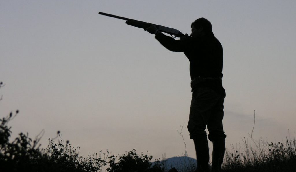 Λαμία: Σοκαρισμένος ο κυνηγός που πυροβόλησε τον 49χρονο | Pagenews.gr Λαμία: Σοκαρισμένος ο κυνηγός που πυροβόλησε τον 49χρονο | Pagenews.gr