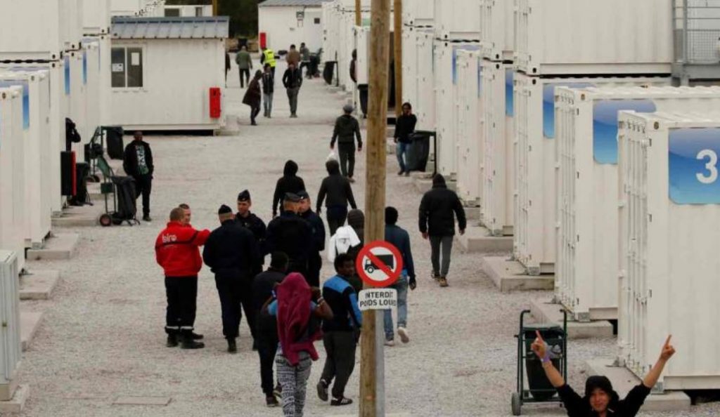 Γαλλία: Βίαιες συμπλοκές μεταξύ μεταναστών στο Καλαί | Pagenews.gr Γαλλία: Βίαιες συμπλοκές μεταξύ μεταναστών στο Καλαί | Pagenews.gr