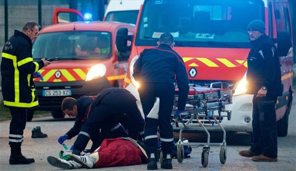 Γαλλία: Αιματηρές συγκρούσεις Αφγανών-Αφρικανών μεταναστών στο Καλαί (vids) | Pagenews.gr Γαλλία: Αιματηρές συγκρούσεις Αφγανών-Αφρικανών μεταναστών στο Καλαί (vids) | Pagenews.gr
