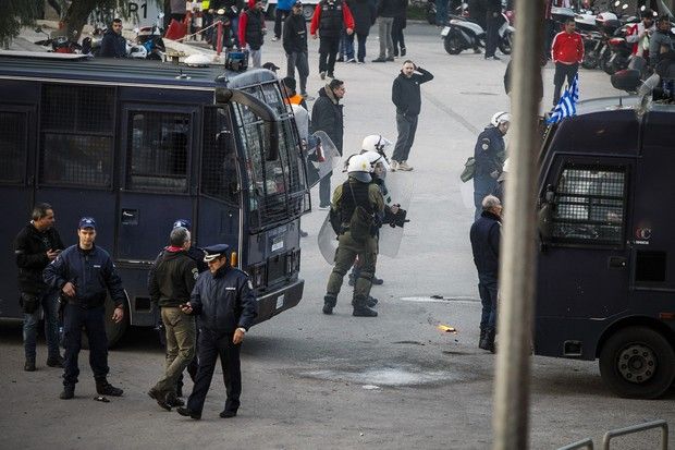 Φωτογραφίες από τα επεισόδια στο »Γ. Καραϊσκάκης» (pics) | Pagenews.gr Φωτογραφίες από τα επεισόδια στο »Γ. Καραϊσκάκης» (pics) | Pagenews.gr