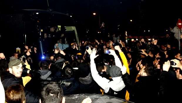 ΑΕΚ: Το βίντεο με την υποδοχή της αποστολής (vid) | Pagenews.gr ΑΕΚ: Το βίντεο με την υποδοχή της αποστολής (vid) | Pagenews.gr