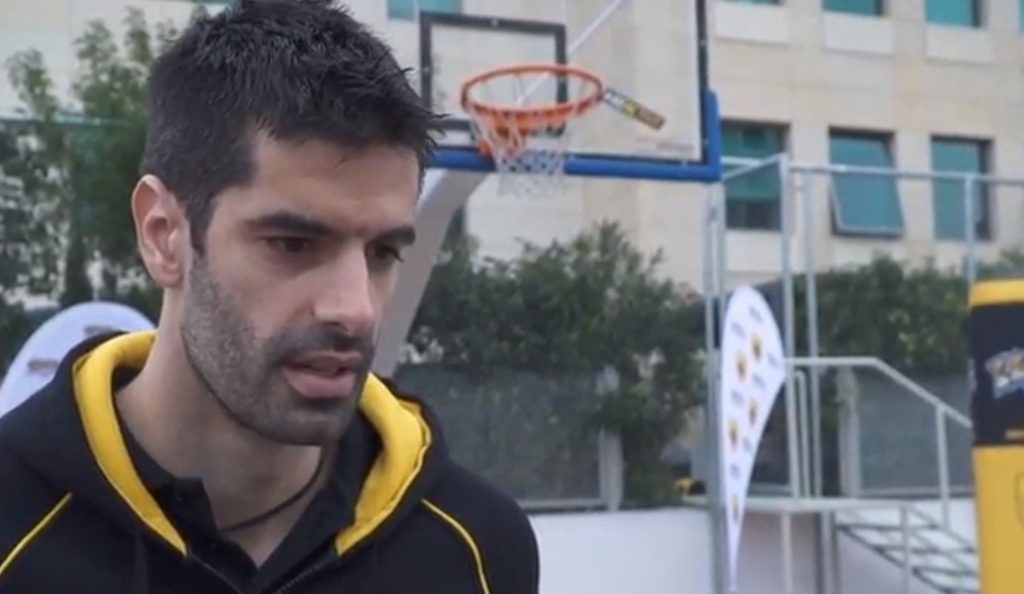 Σάκοτα στον ΟΠΑΠ: «Ευτυχώς δεν σκέφτηκα τίποτα στο τρίποντο. Άμα σκέφτεσαι συνήθως χάνεις τα σουτ» (vid) | Pagenews.gr Σάκοτα στον ΟΠΑΠ: «Ευτυχώς δεν σκέφτηκα τίποτα στο τρίποντο. Άμα σκέφτεσαι συνήθως χάνεις τα σουτ» (vid) | Pagenews.gr