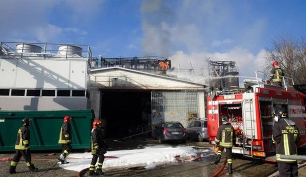 Ιταλία: Έκρηξη σε βιομηχανία που επεξεργάζεται απορρίμματα | Pagenews.gr Ιταλία: Έκρηξη σε βιομηχανία που επεξεργάζεται απορρίμματα | Pagenews.gr