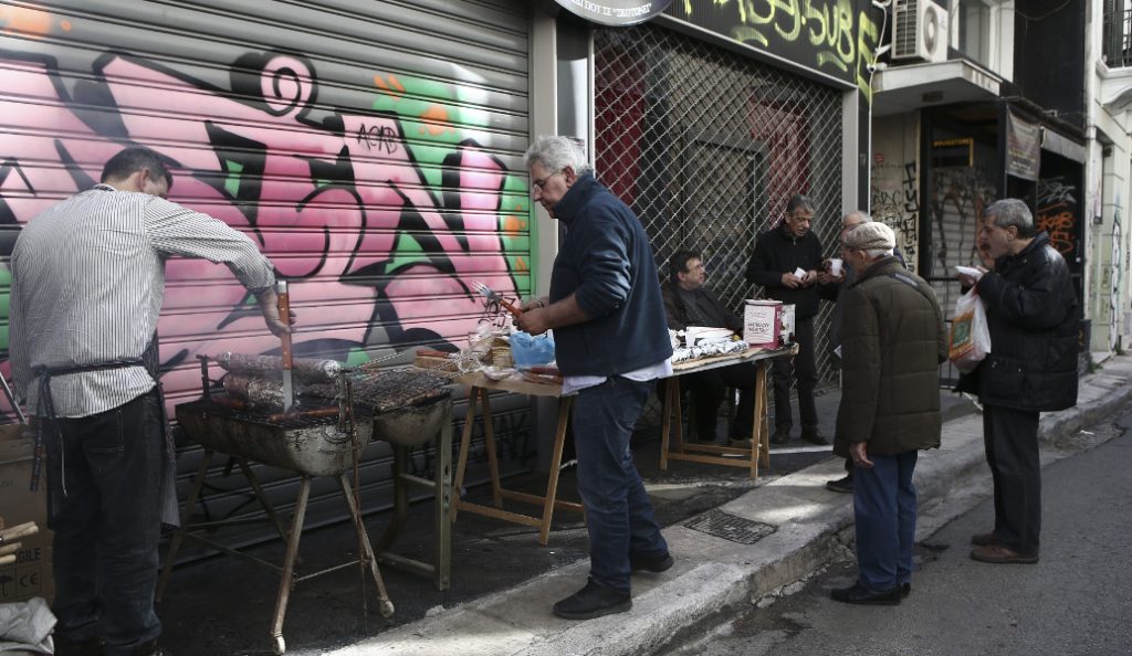 Τσικνοπέμπτη στο κέντρο της Αθήνας | Pagenews.gr Τσικνοπέμπτη στο κέντρο της Αθήνας | Pagenews.gr