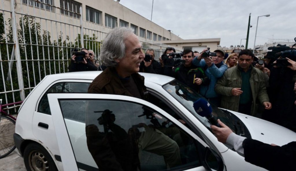 Εκτός φυλακής ο Δημήτρης Κουφοντίνας με διήμερη άδεια | Pagenews.gr Εκτός φυλακής ο Δημήτρης Κουφοντίνας με διήμερη άδεια | Pagenews.gr