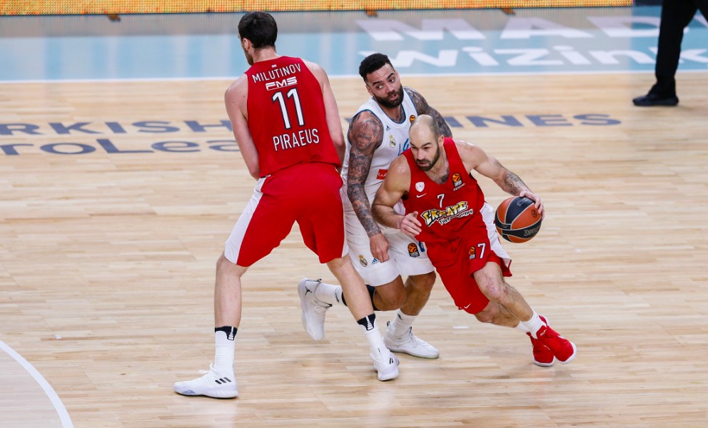 Ρεάλ Μαδρίτης – Ολυμπιακός 79-80: Θρυλική νίκη στη Μαδρίτη | Pagenews.gr Ρεάλ Μαδρίτης – Ολυμπιακός 79-80: Θρυλική νίκη στη Μαδρίτη | Pagenews.gr