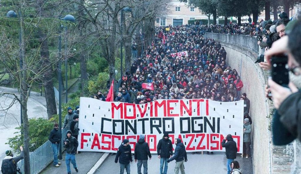Ιταλία: Χιλιάδες άνθρωποι στους δρόμους κατά του ρατσισμού | Pagenews.gr Ιταλία: Χιλιάδες άνθρωποι στους δρόμους κατά του ρατσισμού | Pagenews.gr