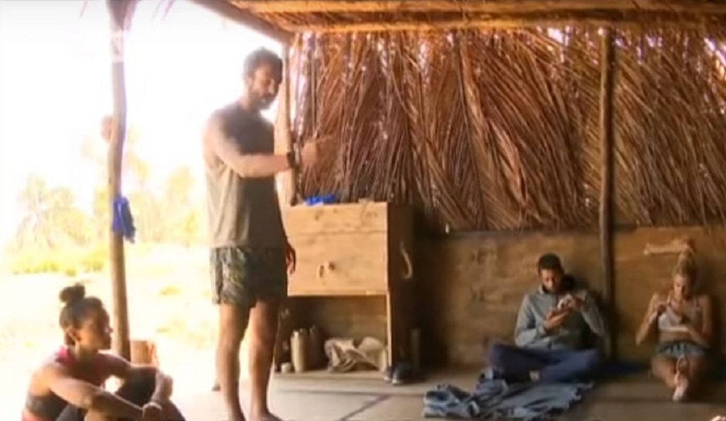 Παρ’ολίγο ξύλο στο Survivor: Άγρια κόντρα για το φαγητό στους Μαχητές (vids) | Pagenews.gr Παρ’ολίγο ξύλο στο Survivor: Άγρια κόντρα για το φαγητό στους Μαχητές (vids) | Pagenews.gr