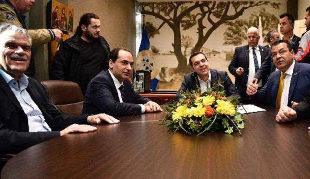 Στη Φυλή ο Αλέξης Τσίπρας – Συνάντηση με τον δήμαρχο | Pagenews.gr Στη Φυλή ο Αλέξης Τσίπρας – Συνάντηση με τον δήμαρχο | Pagenews.gr