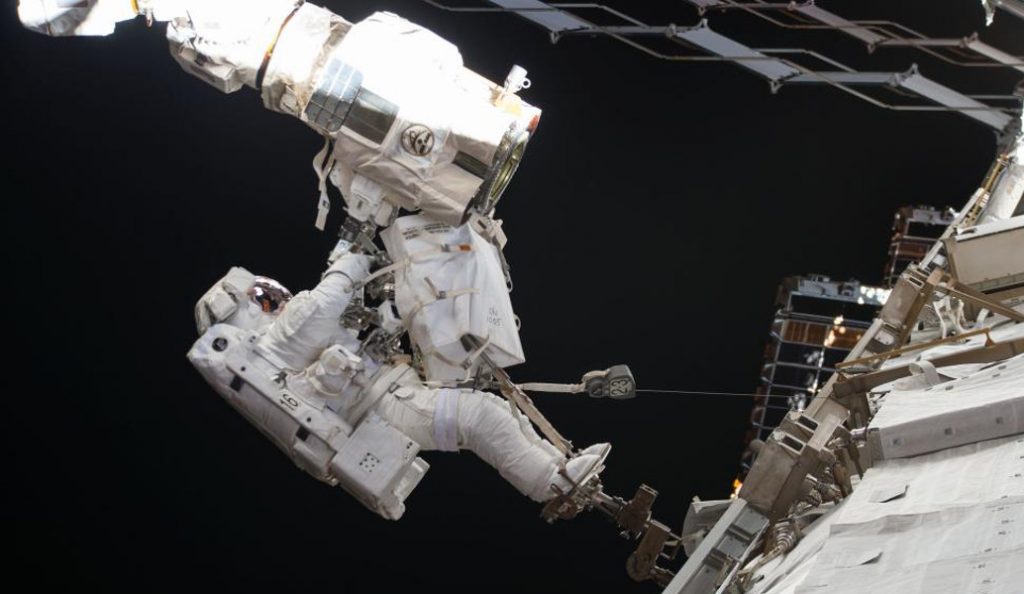 NASA: Live ο «περίπατος» δύο αστροναυτών – 6,5 ώρες εκτός διαστημικού σταθμού | Pagenews.gr NASA: Live ο «περίπατος» δύο αστροναυτών – 6,5 ώρες εκτός διαστημικού σταθμού | Pagenews.gr