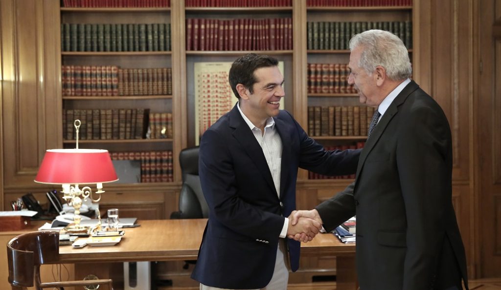 Τσίπρας – Αβραμόπουλος: Συνάντηση για το προσφυγικό, στη σκιά της Novartis | Pagenews.gr Τσίπρας – Αβραμόπουλος: Συνάντηση για το προσφυγικό, στη σκιά της Novartis | Pagenews.gr