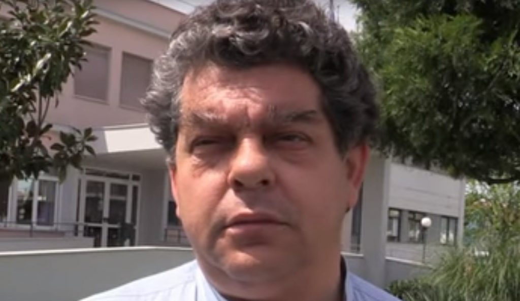 Τρίκαλα: Χτύπησαν τον διοικητή του νοσοκομείου μέσα στο γραφείο του (vid) | Pagenews.gr Τρίκαλα: Χτύπησαν τον διοικητή του νοσοκομείου μέσα στο γραφείο του (vid) | Pagenews.gr