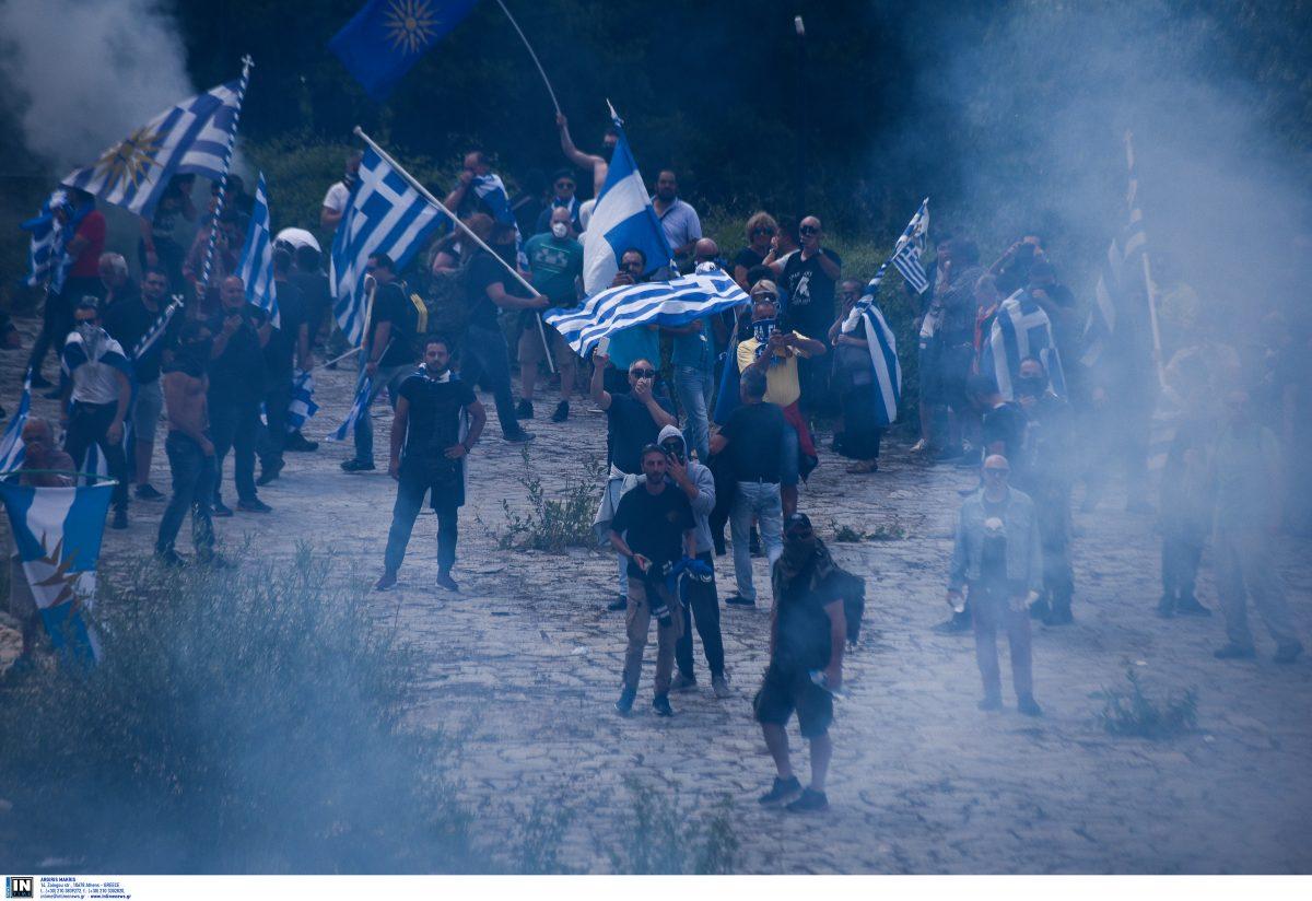 Πρέσπες συλλαλητήριο: Οι πρώτες φωτογραφίες από τα εκτεταμένα επεισόδια | Pagenews.gr Πρέσπες συλλαλητήριο: Οι πρώτες φωτογραφίες από τα εκτεταμένα επεισόδια | Pagenews.gr
