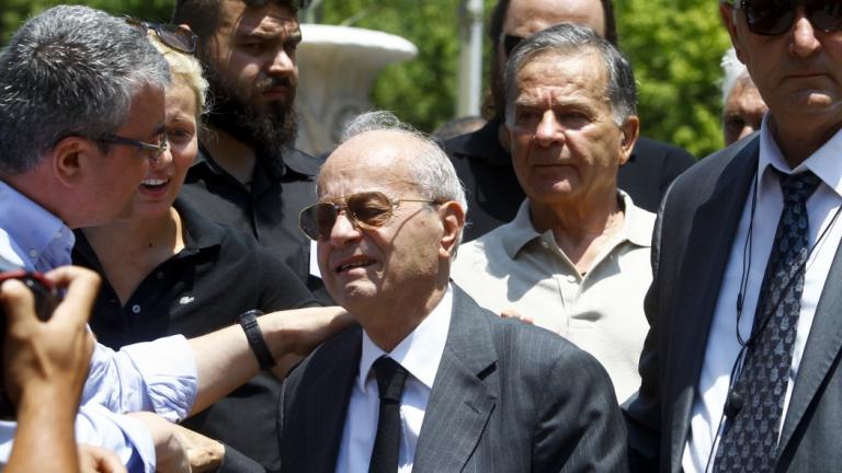 Παύλος Γιαννακόπουλος: Ο σπαραγμός του αδερφού του Θανάση (vid) | Pagenews.gr Παύλος Γιαννακόπουλος: Ο σπαραγμός του αδερφού του Θανάση (vid) | Pagenews.gr
