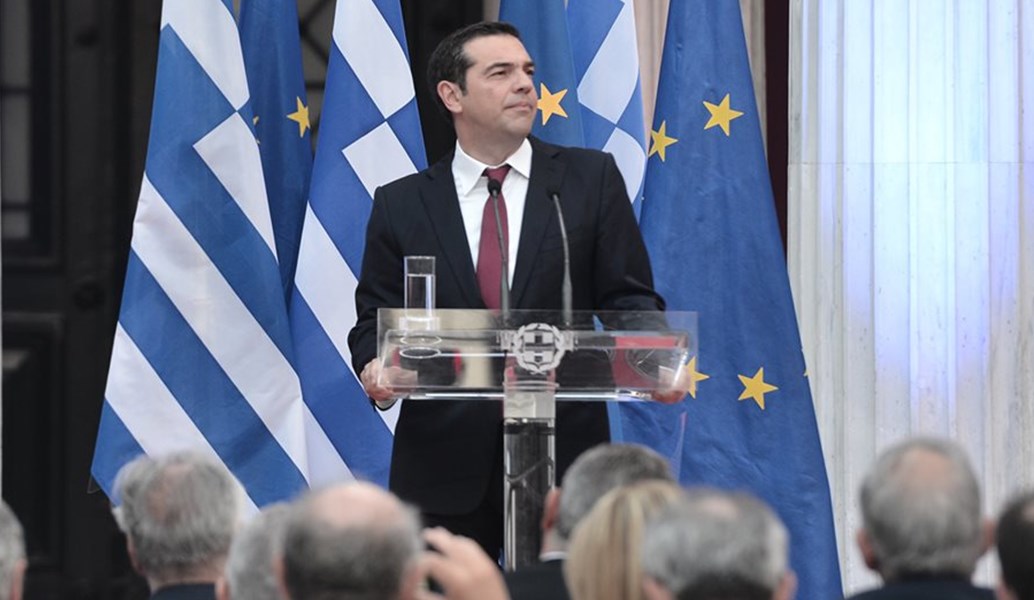 Μια γραβάτα με γραμμάς… | Pagenews.gr Μια γραβάτα με γραμμάς… | Pagenews.gr