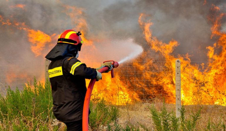 Σε ποιες περιοχές υπάρχει υψηλός κίνδυνος πυρκαγιάς τη Δευτέρα