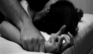 Γαλλία βιαστής ψυχολόγος: Kαταδικάστηκε σε κάθειρξη 15 ετών για τον βιασμό τριών ασθενών του | Pagenews.gr Γαλλία βιαστής ψυχολόγος: Kαταδικάστηκε σε κάθειρξη 15 ετών για τον βιασμό τριών ασθενών του | Pagenews.gr