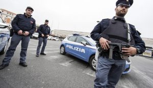 Ιταλία: Τραγωδία – Οικιακή βοηθός σε αμόκ μαχαίρωνε όποιον έβλεπε μπροστά της | Pagenews.gr Ιταλία: Τραγωδία – Οικιακή βοηθός σε αμόκ μαχαίρωνε όποιον έβλεπε μπροστά της | Pagenews.gr