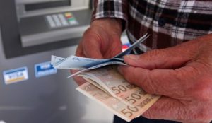 Συντάξεις: Πολιτική θύελλα αντιδράσεων για τη διαρροή του ΑΠΕ | Pagenews.gr Συντάξεις: Πολιτική θύελλα αντιδράσεων για τη διαρροή του ΑΠΕ | Pagenews.gr