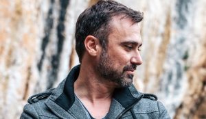 Καπουτζίδης: Βραδινή έξοδος με την αδελφή του | Pagenews.gr Καπουτζίδης: Βραδινή έξοδος με την αδελφή του | Pagenews.gr