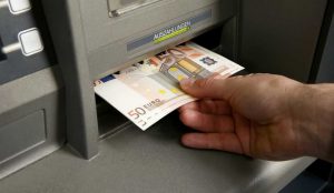 FAZ: Η Αθήνα χαλαρώνει τα capital controls | Pagenews.gr FAZ: Η Αθήνα χαλαρώνει τα capital controls | Pagenews.gr