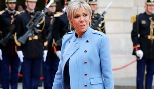 Το Elle ξεπούλησε χάρη στην Μπριζίτ Μακρόν | Pagenews.gr Το Elle ξεπούλησε χάρη στην Μπριζίτ Μακρόν | Pagenews.gr
