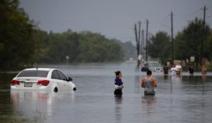 Ελληνίδα στο Τέξας «λυγίζει» για τον τυφώνα Χάρβεϊ (vid) | Pagenews.gr Ελληνίδα στο Τέξας «λυγίζει» για τον τυφώνα Χάρβεϊ (vid) | Pagenews.gr
