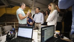 Τσίπρας σε Άγγλο: «Αν μάθεις καλά τα ελληνικά μπορείς να γίνεις και υπουργός Οικονομικών» | Pagenews.gr Τσίπρας σε Άγγλο: «Αν μάθεις καλά τα ελληνικά μπορείς να γίνεις και υπουργός Οικονομικών» | Pagenews.gr
