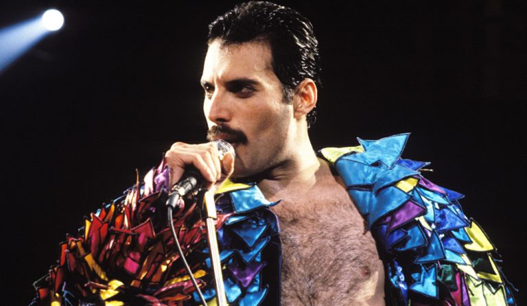 Freddie Mercury: Σαν σήμερα γεννήθηκε ο τραγουδιστής των Queen (vid)