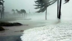 ΗΠΑ: Σημαντική απειλή για ακόμα 36 ώρες ο τυφώνας Φλόρενς | Pagenews.gr ΗΠΑ: Σημαντική απειλή για ακόμα 36 ώρες ο τυφώνας Φλόρενς | Pagenews.gr