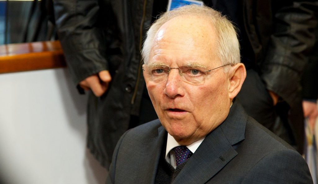 Bloomberg για αποχώρηση Σόιμπλε: Έλληνες μην ανοίγετε σαμπάνιες | Pagenews.gr Bloomberg για αποχώρηση Σόιμπλε: Έλληνες μην ανοίγετε σαμπάνιες | Pagenews.gr