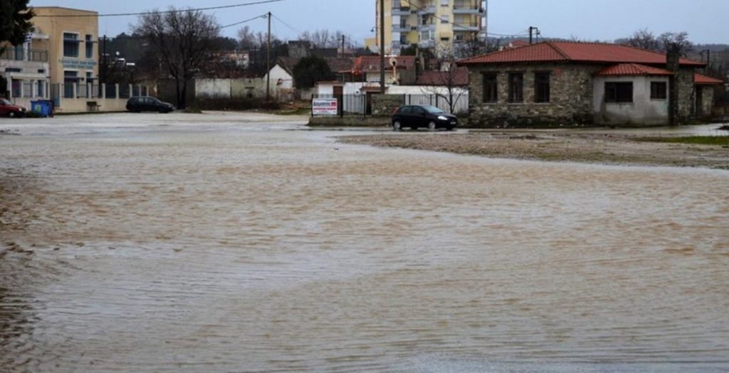 Γαλλία: Διασώστες απομάκρυναν περίπου 1.600 άτομα από πλημμυρισμένες περιοχές | Pagenews.gr Γαλλία: Διασώστες απομάκρυναν περίπου 1.600 άτομα από πλημμυρισμένες περιοχές | Pagenews.gr