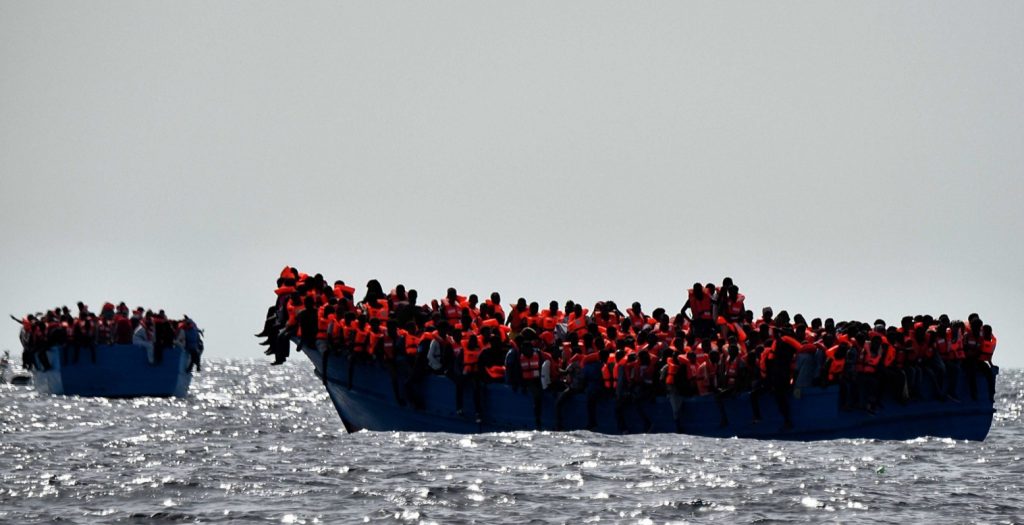 Ο Μαρκ Γκασόλ σε αποστολή διάσωσης μεταναστών και προσφύγων στη Μεσόγειο Θάλασσα (pic) | Pagenews.gr Ο Μαρκ Γκασόλ σε αποστολή διάσωσης μεταναστών και προσφύγων στη Μεσόγειο Θάλασσα (pic) | Pagenews.gr